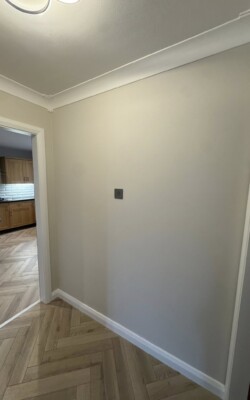 Light grey walls in halway